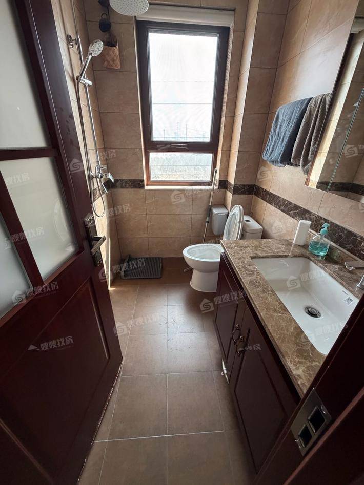 泰享嘉府三期3室2厅2卫137㎡