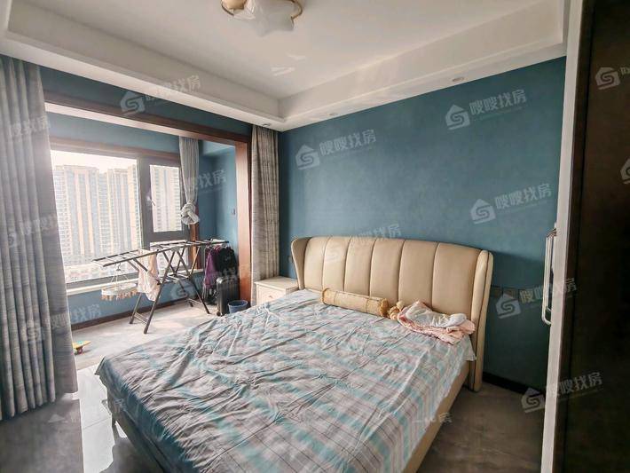 青海一品3室2厅2卫135㎡