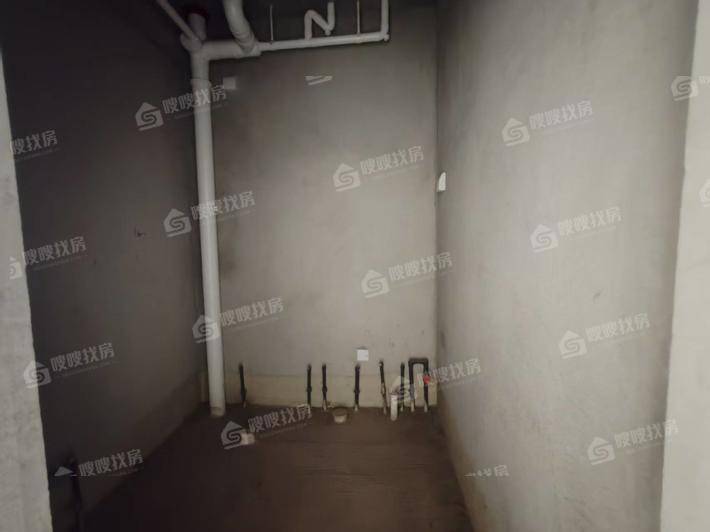 天成名著四期3室2厅2卫136㎡