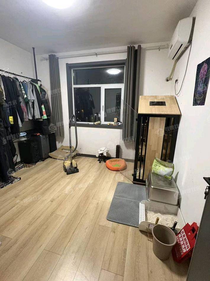 三里家园3室2厅2卫129㎡