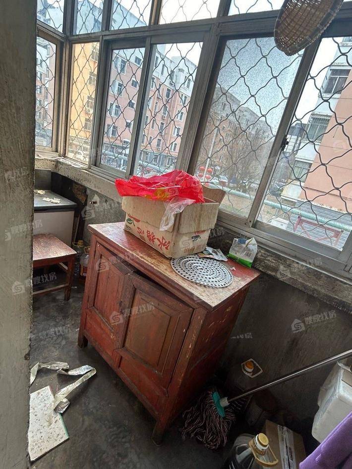 石油二部2室1厅1卫64㎡