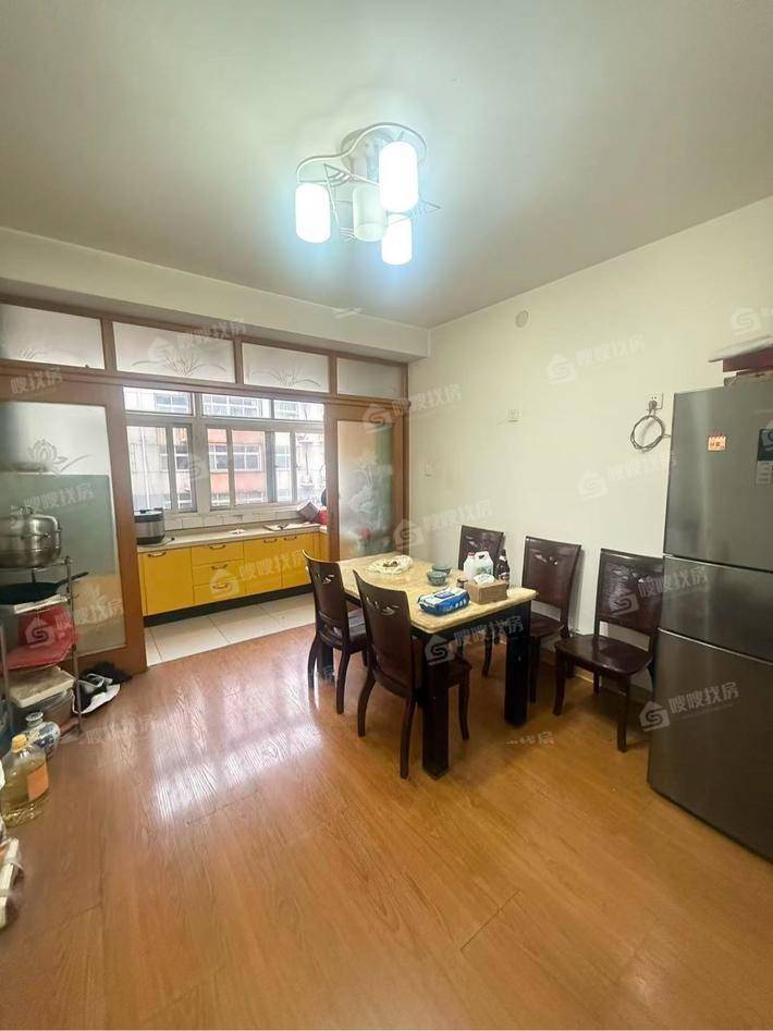 鑫达康居园3室2厅2卫130㎡