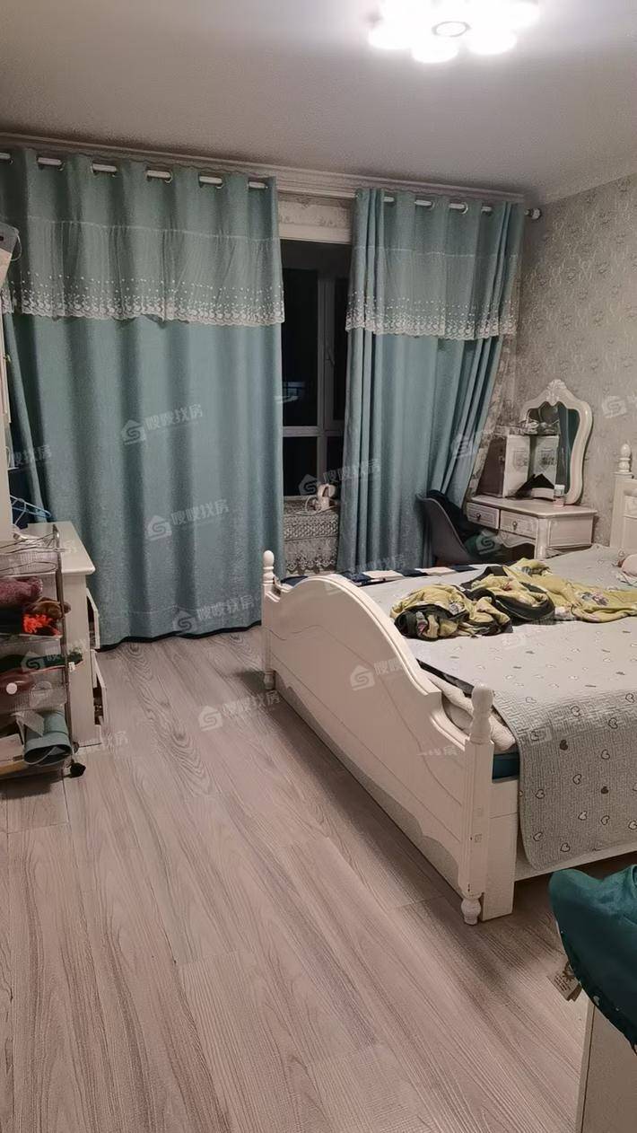 世纪金苑3室2厅2卫137㎡