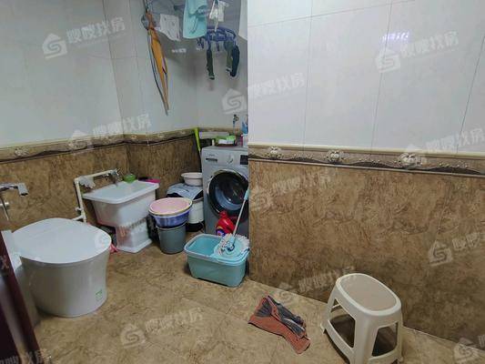 荣盛丽水花庭4室2厅2卫159㎡