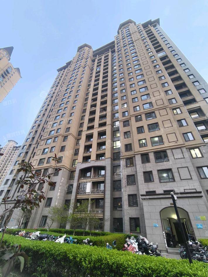 万泰丽景西区2室2厅1卫90㎡