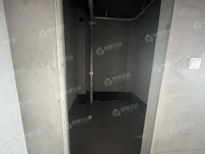 御湖公馆5室2厅2卫227㎡