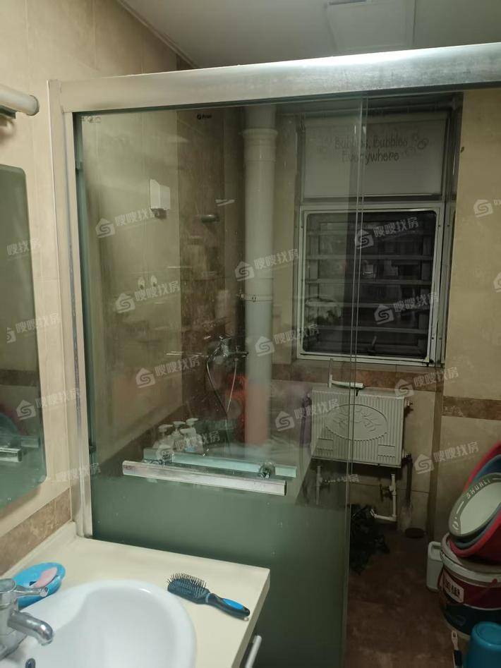 天成郡府东区3室2厅2卫136㎡