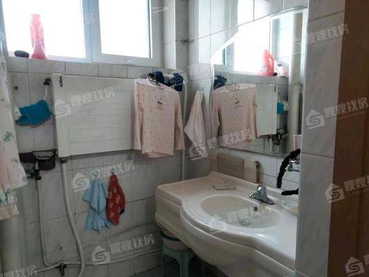 新华公安小区（六中）3室2厅2卫113㎡