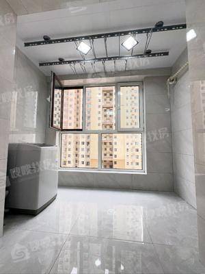 龙岸清华3室2厅2卫126㎡