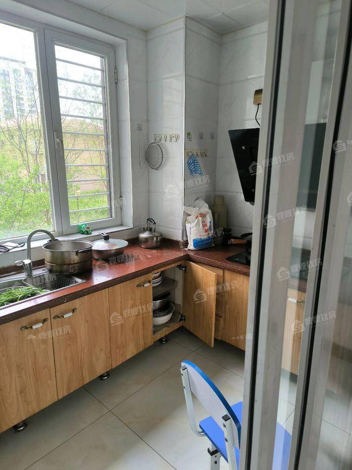 万泰丽景东区3室2厅2卫132㎡