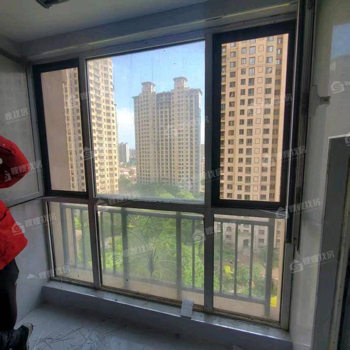 万泰丽景东区3室2厅2卫129㎡