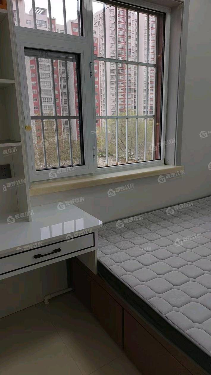 东方骏景3室1厅1卫88㎡