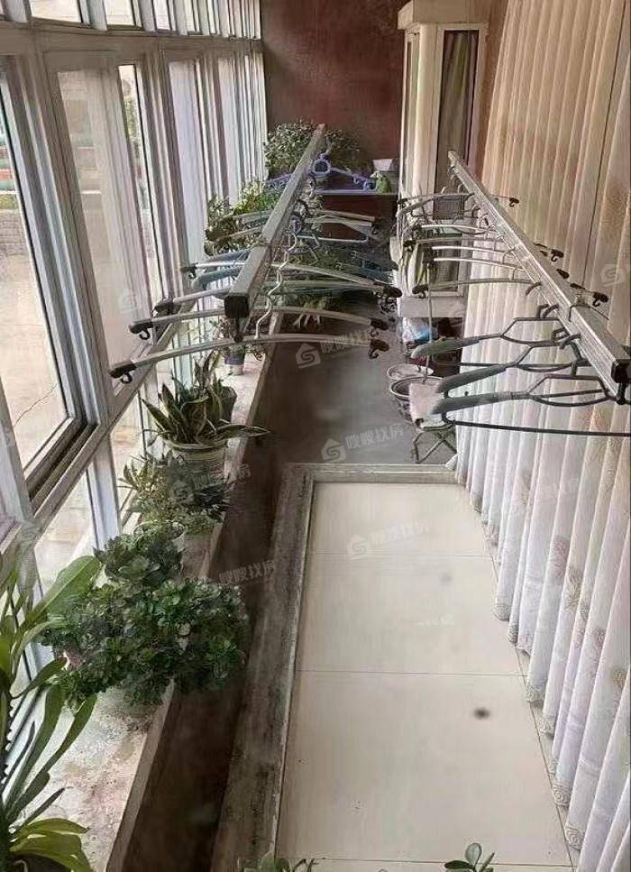康馨园3室2厅1卫163㎡