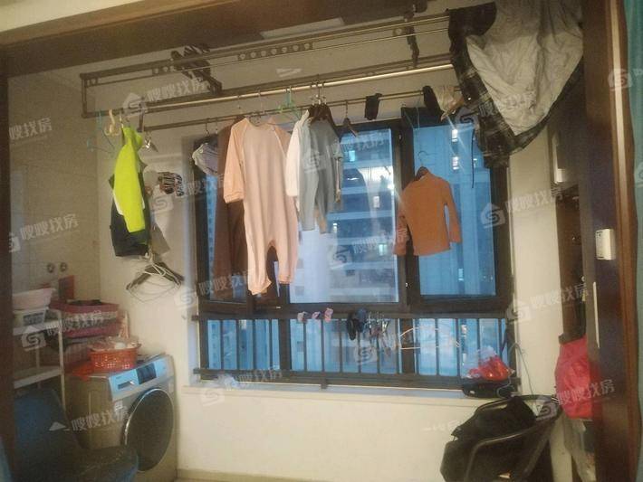 保利花园3室2厅2卫128㎡