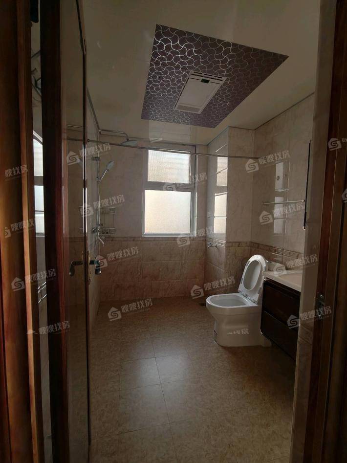 万泰丽景东区4室2厅2卫184㎡