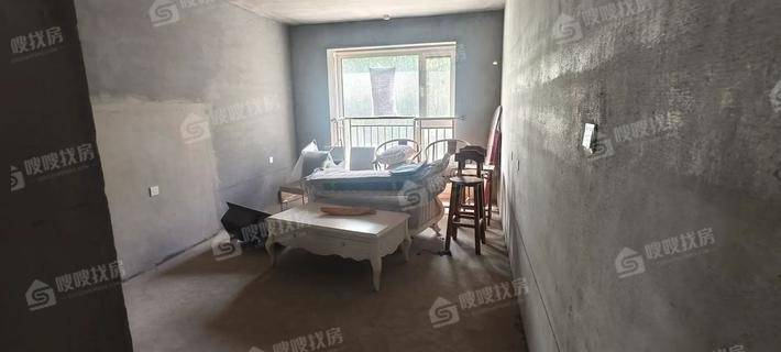 天成名著四期3室2厅2卫136㎡