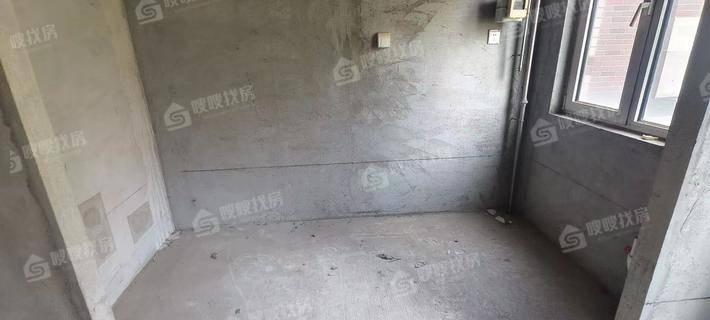 天成名著四期3室2厅2卫136㎡