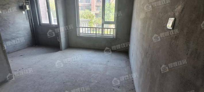 天成名著四期3室2厅2卫136㎡