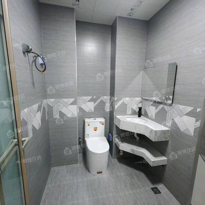 龙岸清华3室2厅1卫120㎡