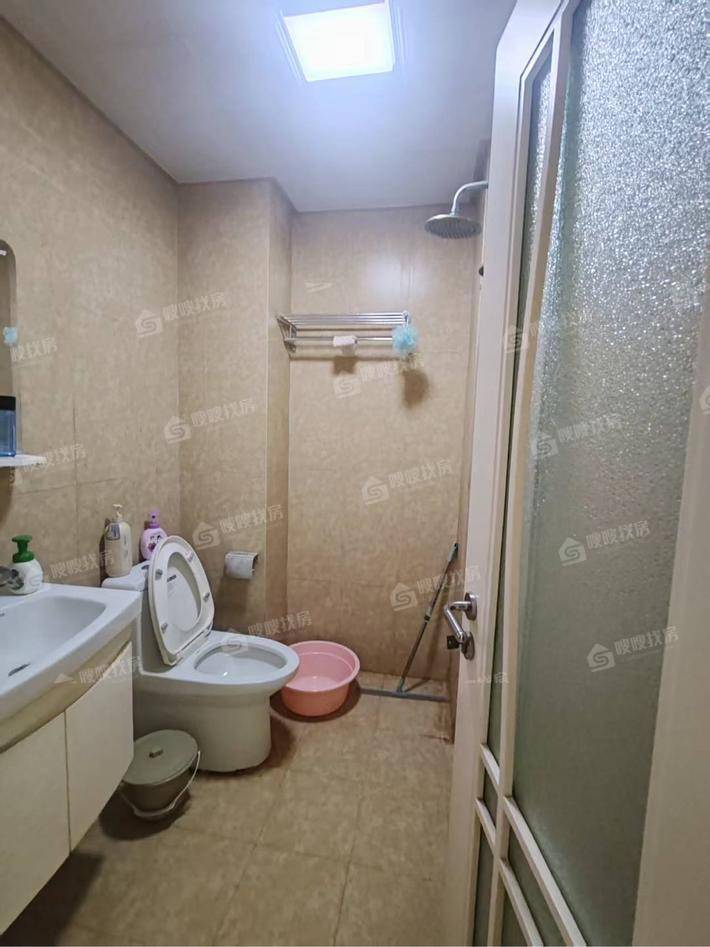 凤凰城（C区）3室2厅2卫135㎡