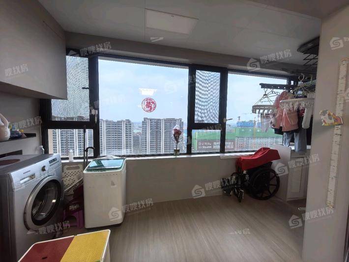 吾悦华府3室2厅1卫110㎡