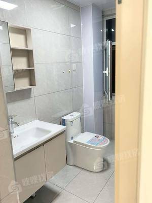 龙岸清华3室2厅1卫120㎡