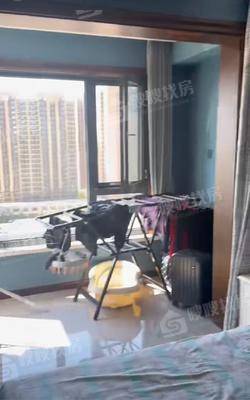 青海一品3室2厅2卫135㎡