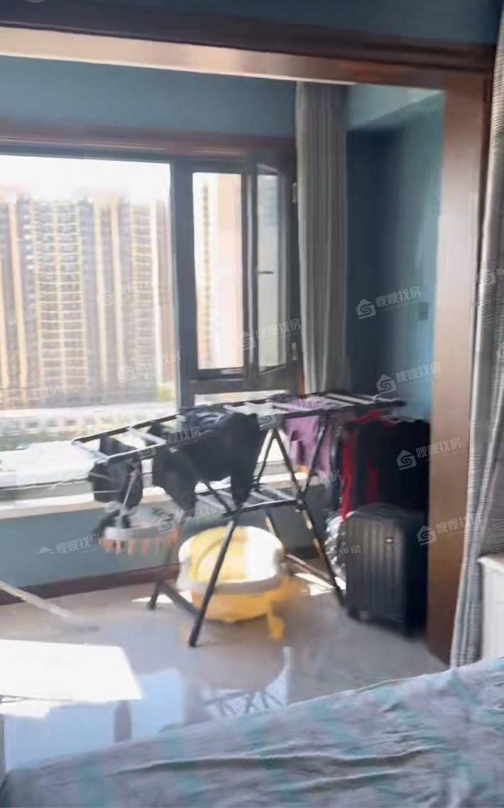 青海一品3室2厅2卫135㎡