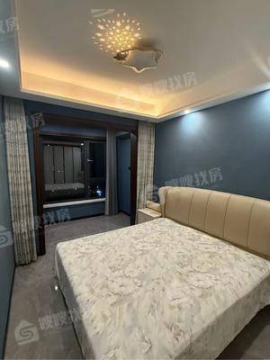 青海一品3室2厅2卫135㎡