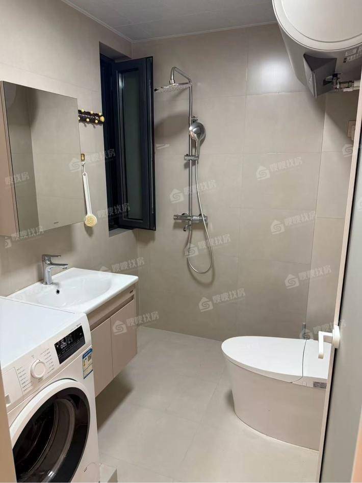 青海一品3室2厅2卫135㎡