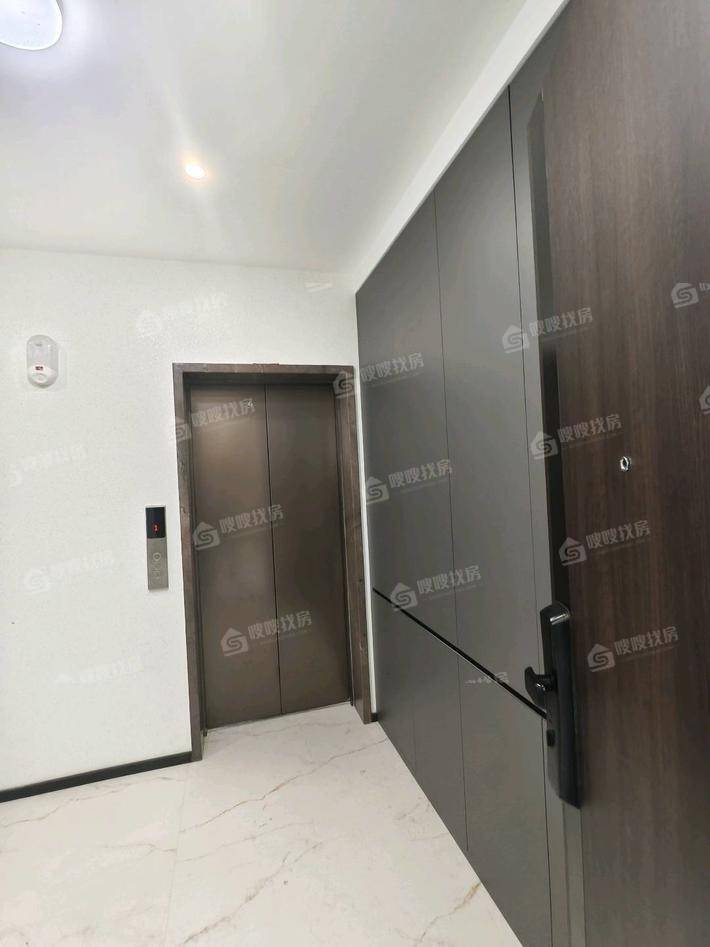 天成玉玺台二期3室2厅2卫135㎡