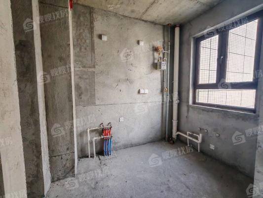 颐和荣盛华府（北区）3室2厅2卫139㎡