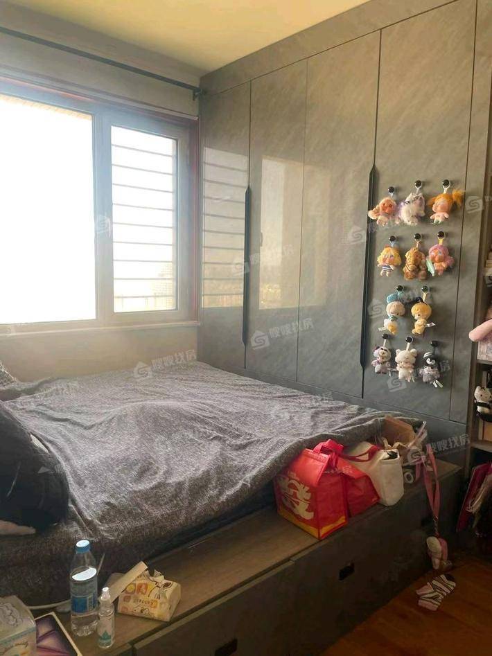 天成郡府西区3室2厅2卫134㎡