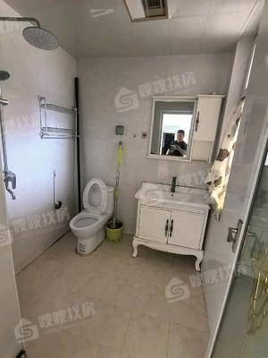 凤凰城（B区）3室2厅2卫130㎡