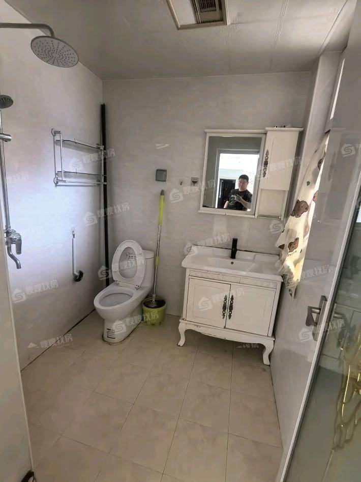 凤凰城（B区）3室2厅2卫130㎡