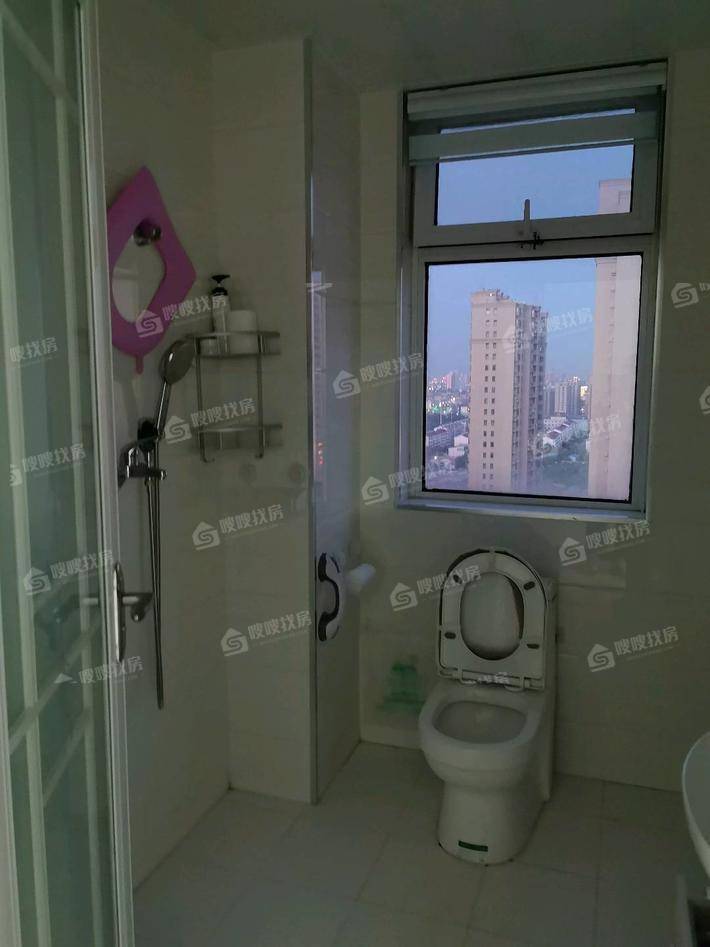 凤凰城（B区）3室2厅2卫135㎡