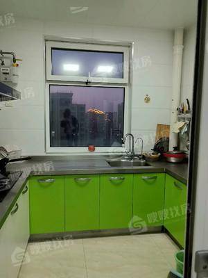凤凰城（B区）3室2厅2卫135㎡