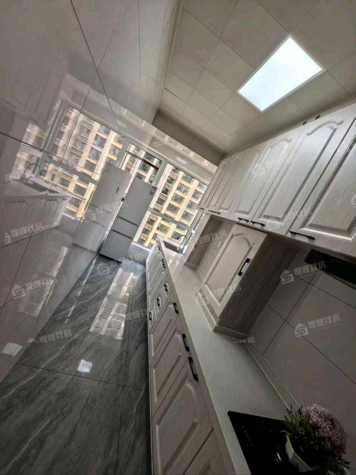 龙岸清华3室2厅1卫121㎡