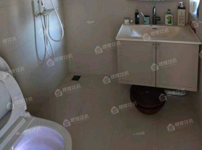 荣盛君兰苑3室2厅2卫111㎡
