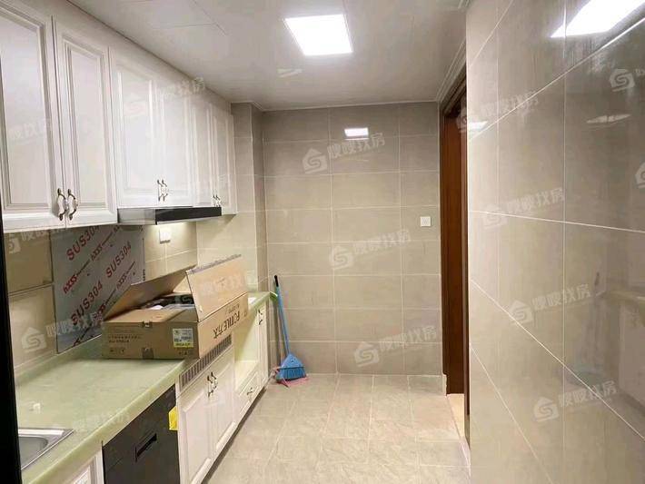 恒大悦府3室2厅2卫134㎡