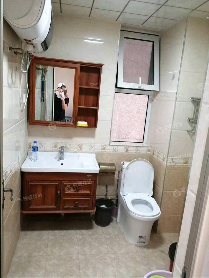 万泰丽景西区2室2厅1卫77㎡