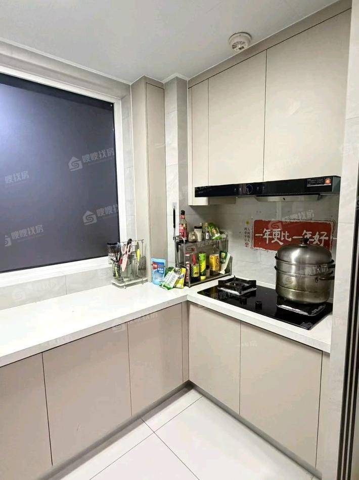 天成名著四期3室2厅1卫111㎡