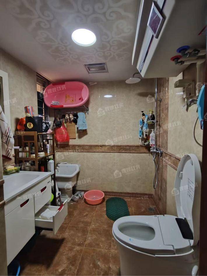 天成郡府西区3室2厅2卫144㎡