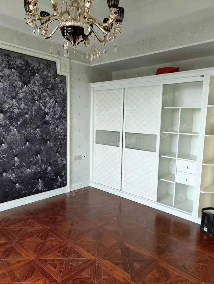 沧兴一品4室2厅2卫168㎡