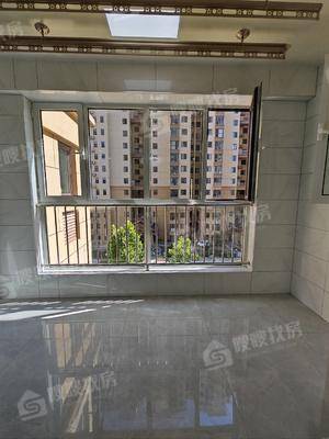 龙岸清华3室2厅2卫115㎡