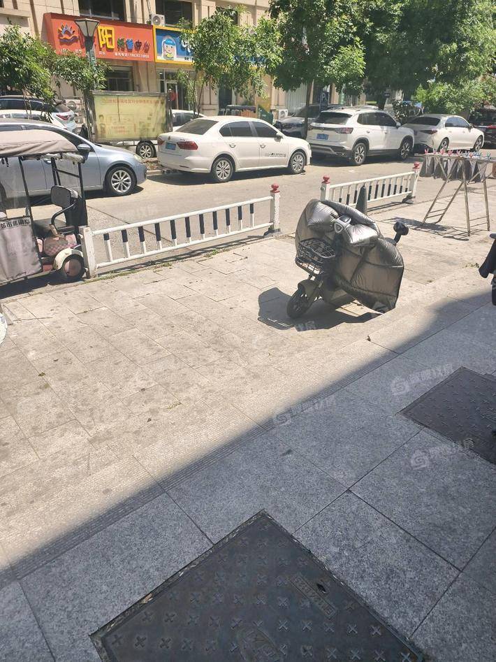 金域华城（金茂府）3室2厅2卫120㎡
