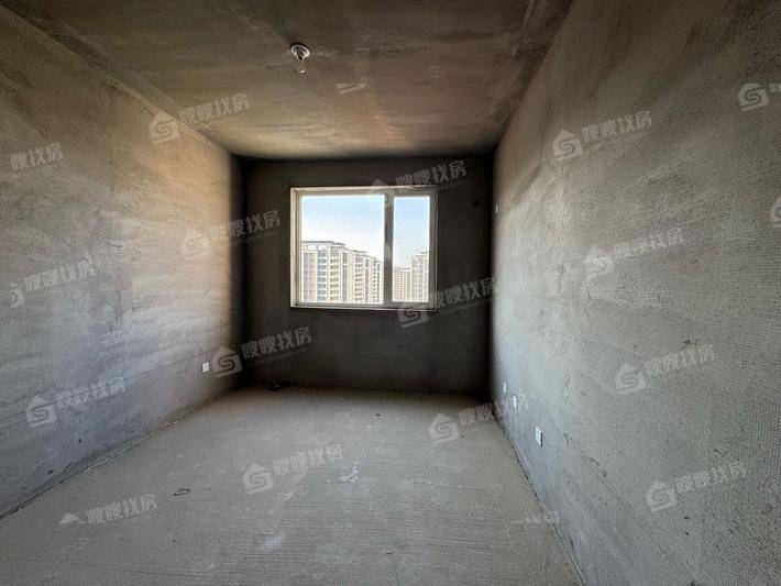 万泰丽景东区3室2厅2卫135㎡