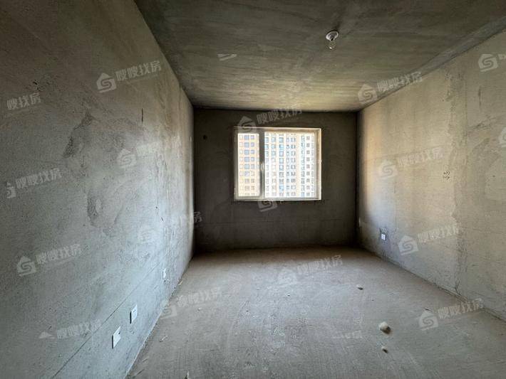 万泰丽景东区3室2厅2卫135㎡