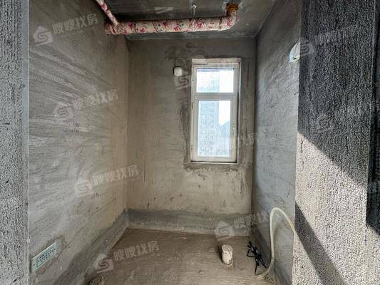 万泰丽景东区3室2厅2卫135㎡