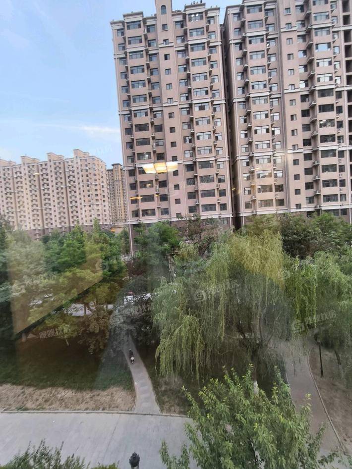 凤凰城（C区）3室2厅2卫142㎡